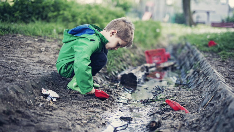 Child digging 